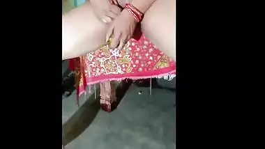 Rima Budi Ne Choot Me Brinjal Dalkar Moot Nikala - Squirting