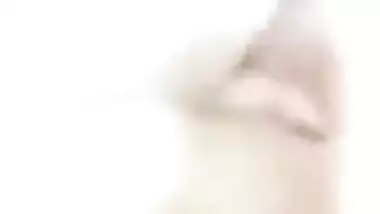 Horny Paki Girl Record Nude Selfie