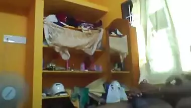 Tamil maid and her owner encounter chut chudai when both alone at home