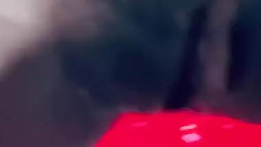 ගවුම උස්සල කෑගහද්දි අරින ඇරිල්ල Sl Milf - Sri Lankan