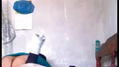 Horny Indian wife from Bangalore sucking her...