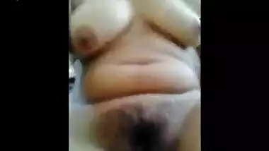 girlfriend naked show