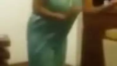 Bangladeshi Housewife Hottest Dance