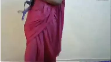Sexy Kashmiri bhabhi sensational solo sex tape