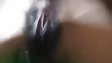 Today Exclusive -cute Desi Girl Shows Her Boobs And Fingering