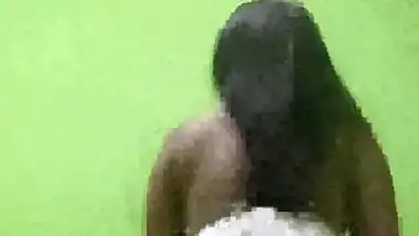 Babe With Big Boobs And Ass Shaking