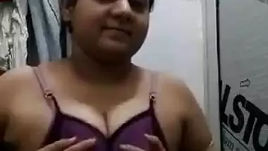 Horny Desi Girl Masturbating