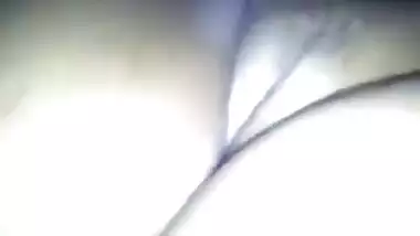 Srilankan girl putting condom n getting fucked by BF